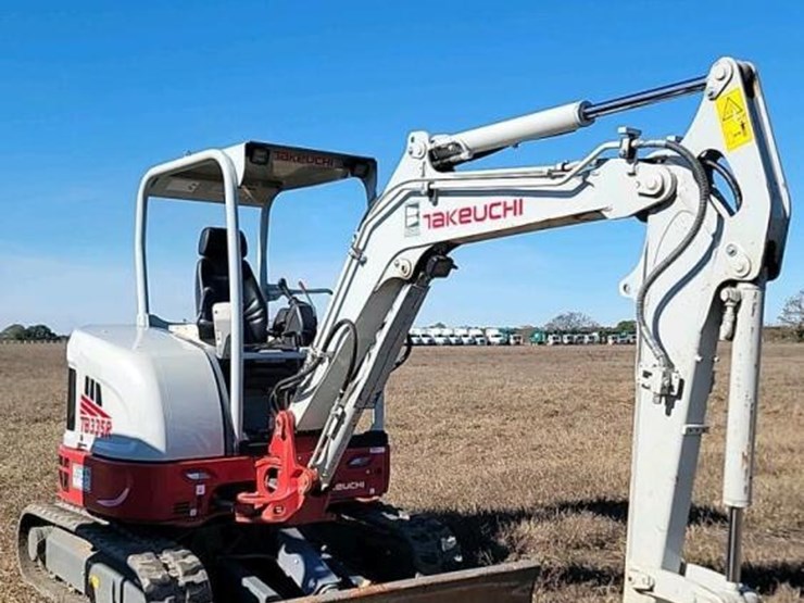 takeuchi-tb335r-image-2