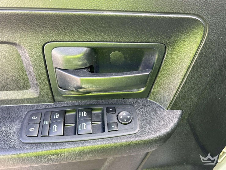 2015-dodge-1500-image-11