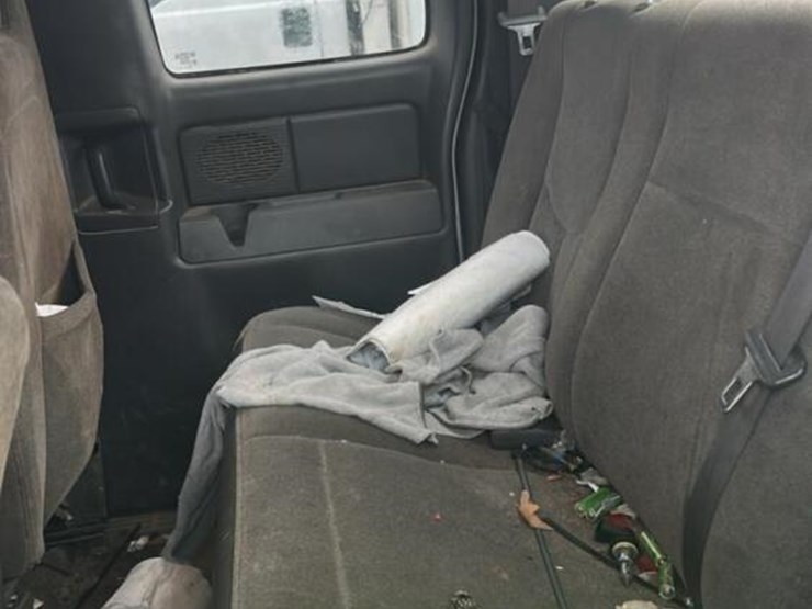 2006-chevrolet-3500-image-16