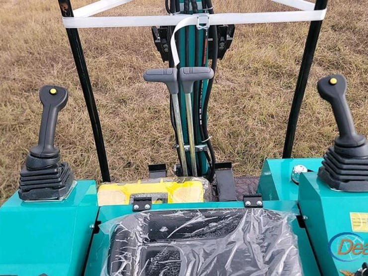 unused-2025-cfg-h15r-mini-excavator,-s/n-20250906w0011:-420cc-gas-eng.,-15"-bkt.,-4x6-tracks,-38.5"-base-image-7