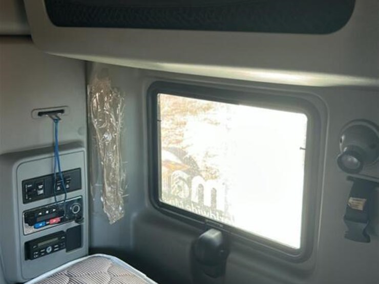 2015-international-prostar-image-32