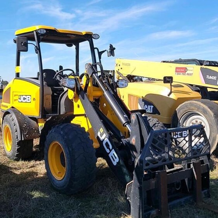 2023 JCB 407