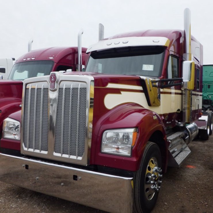 2021 KENWORTH W990