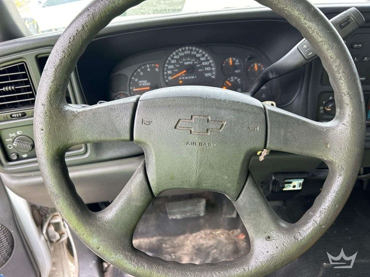 2006-chevrolet-silverado-2500-image-13