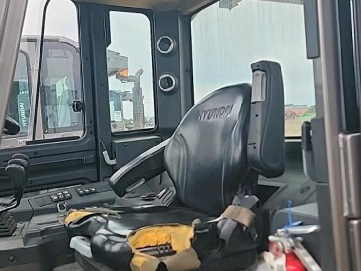 2020-hyundai-70d-9-image-21