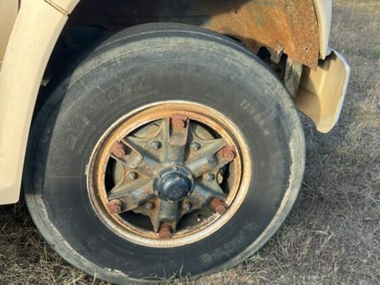 1986-gmc-c7d064-6x4-cab-&-chassis,-s/n-1gds7d4g6gv502071-(no-title---bill-of-sale-only):-as-is,-non-running-image-3