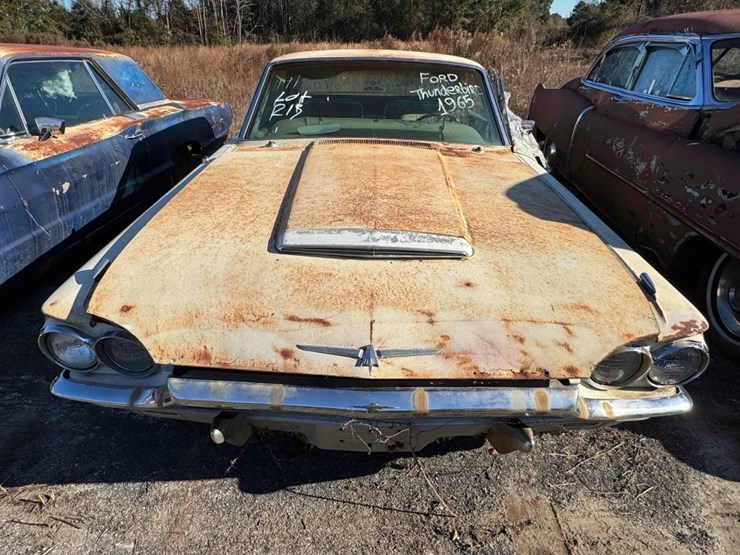 1965-ford-thunderbird-image-8