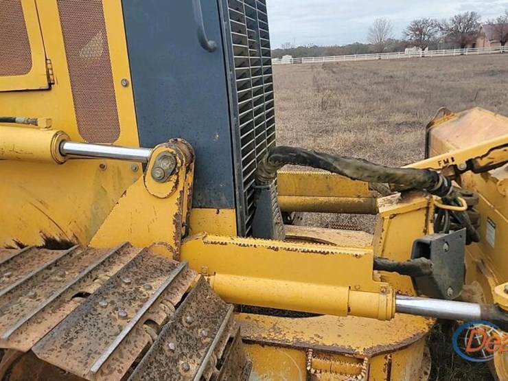 deere-700j-xlt-image-13