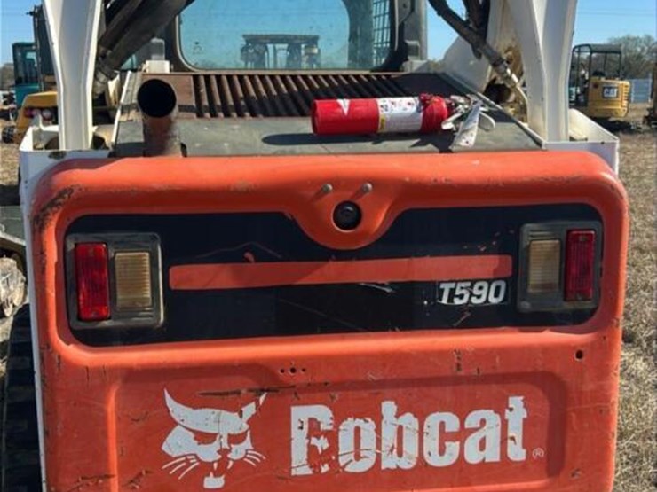 2014-bobcat-t590-image-3