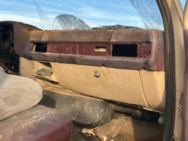 1986-gmc-c7d064-6x4-cab-&-chassis,-s/n-1gds7d4g6gv502071-(no-title---bill-of-sale-only):-as-is,-non-running-image-6