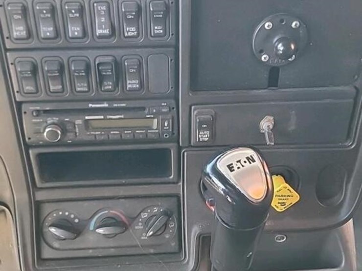 2016-international-prostar-image-20