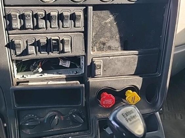 2016-international-prostar-image-22