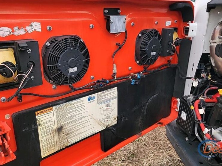 2022-bobcat-t770-image-9