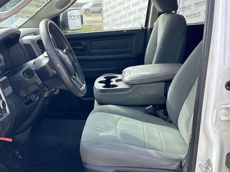 2015-dodge-1500-image-12