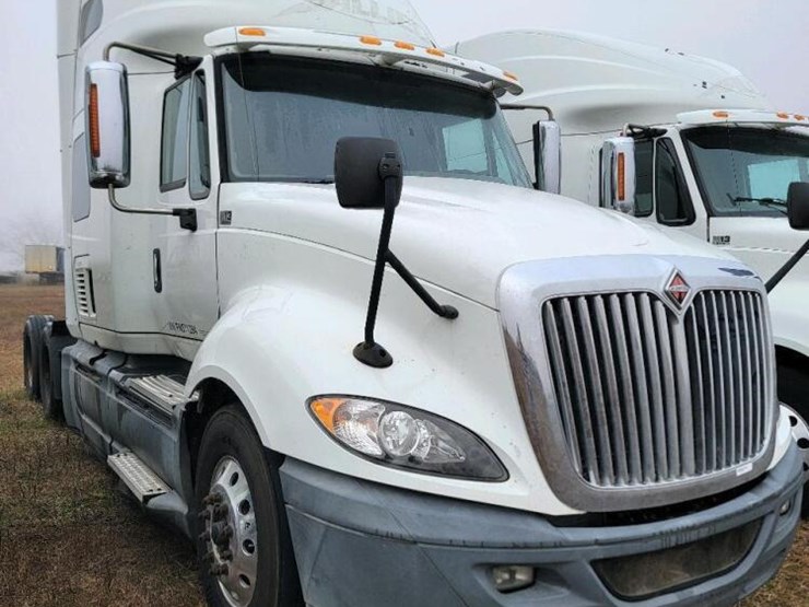 2015-international-prostar-image-1