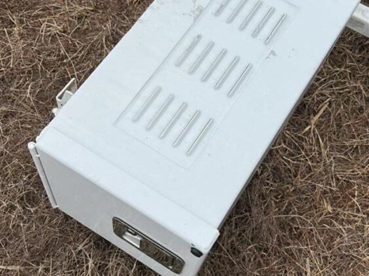 prime-design-ergo-rack-and-tool-box-mounted-on-pipe-image-6