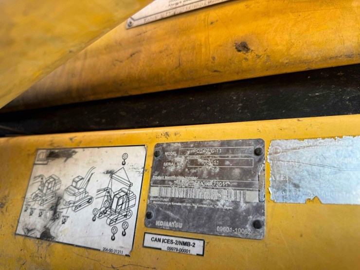 komatsu-pc240-image-23