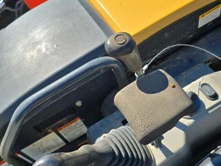 komatsu-pc30mr-5-image-13