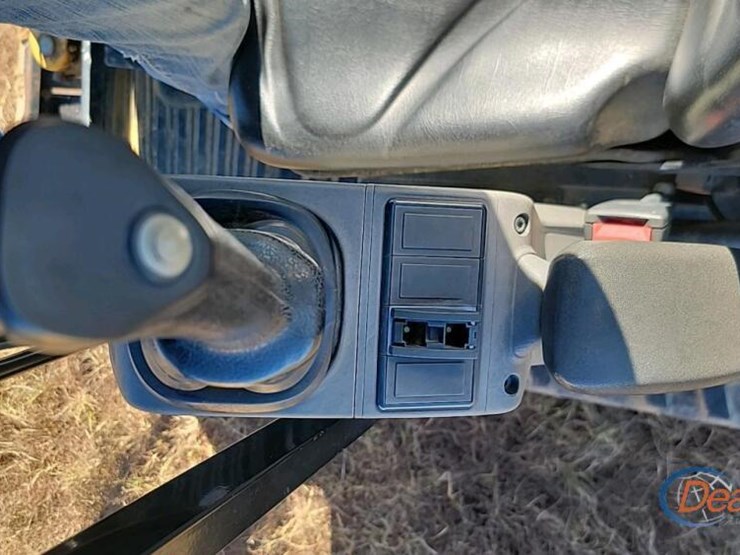 2020-caterpillar-302.7d-image-22