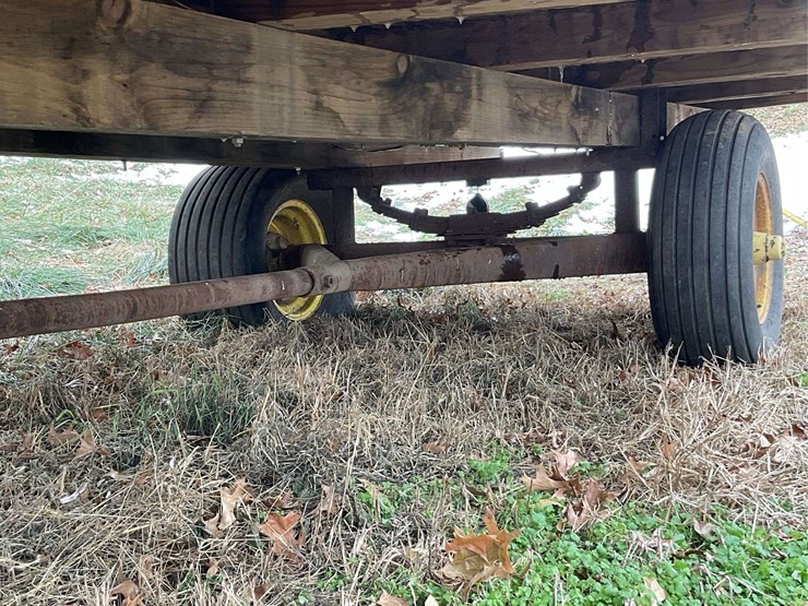 hay-wagon-w/-john-deere-running-gear-image-22
