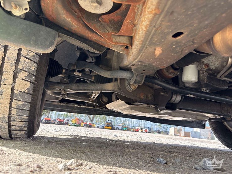 2019-chevrolet-silverado-1500-lt-4x4-crew-cab-pickup-truck-image-30