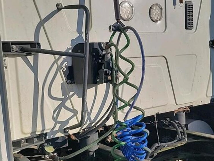 2016-international-prostar-image-14