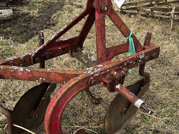 dearborn-2-bottom-3-pt.-plow-image-6