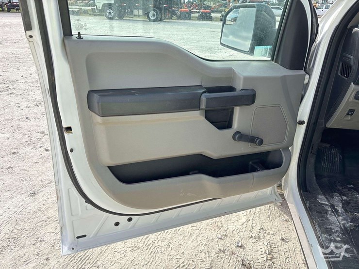 2017-ford-f150-image-14