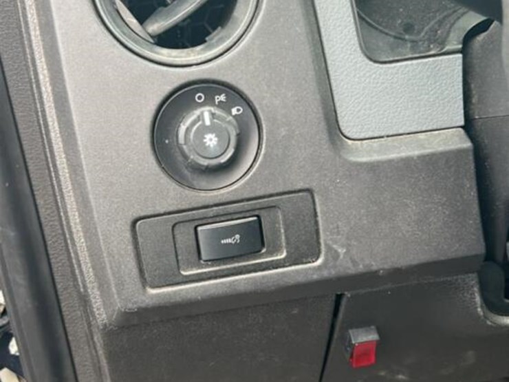 2011-ford-f150-image-14