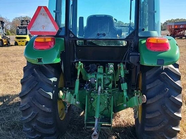 2015-john-deere-5075e-image-11