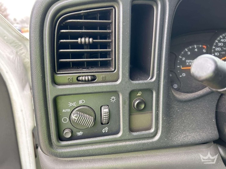 2006-chevrolet-silverado-2500-image-15