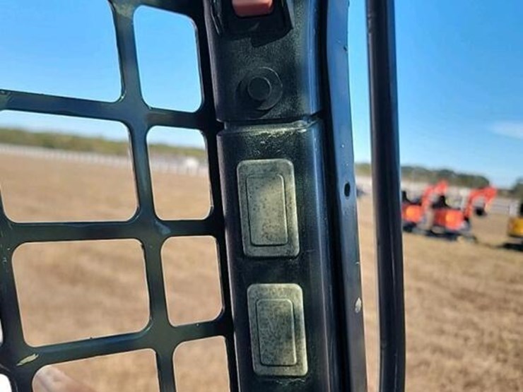 bobcat-t550-image-23