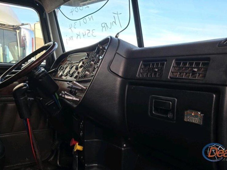 2005-peterbilt-379-image-10