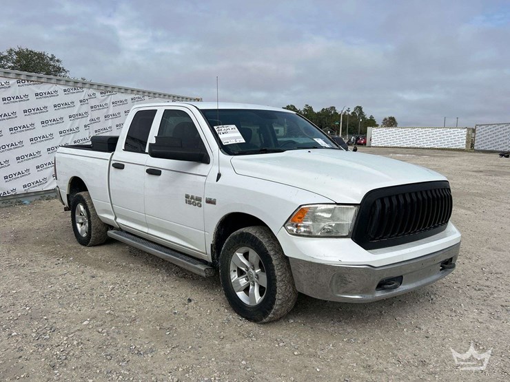 2015-dodge-1500-image-2