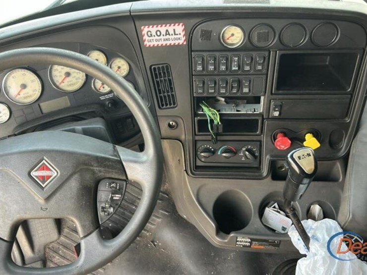 2015-international-prostar-image-25