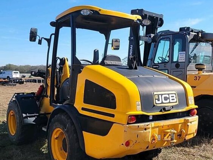 2023-jcb-407-image-3