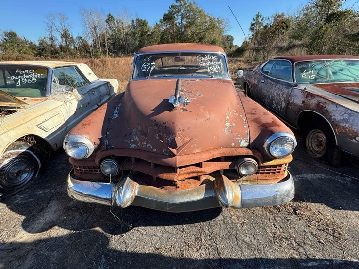 1949-cadillac-fleetwood-image-8