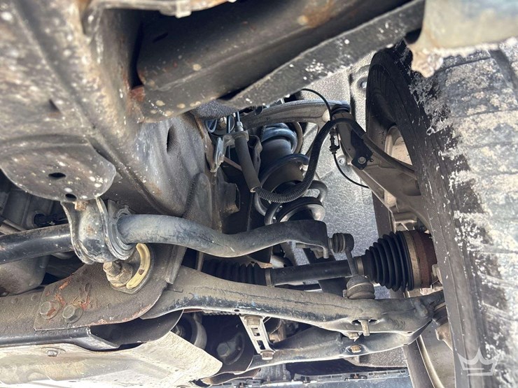 2019-chevrolet-silverado-1500-lt-4x4-crew-cab-pickup-truck-image-31