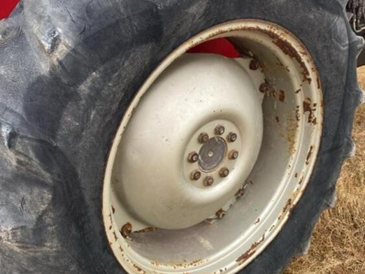 massey-ferguson-240-image-9