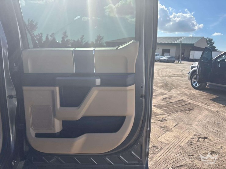 2015-ford-f150-image-21