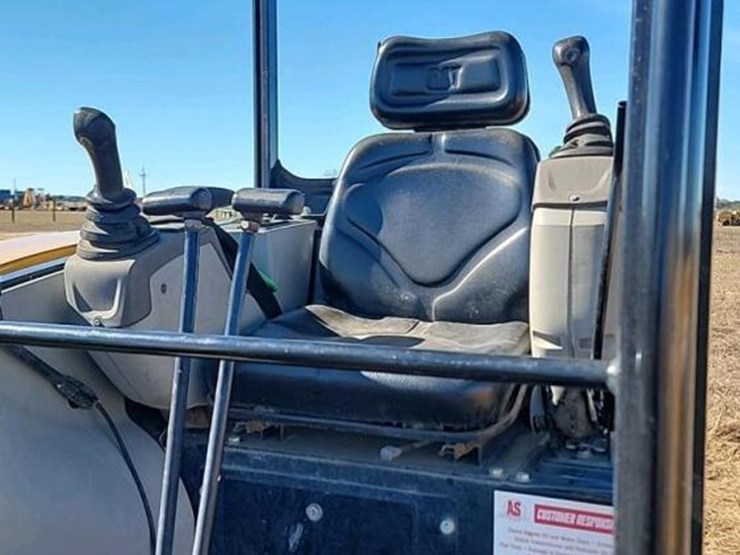 2020-caterpillar-302.7d-image-17