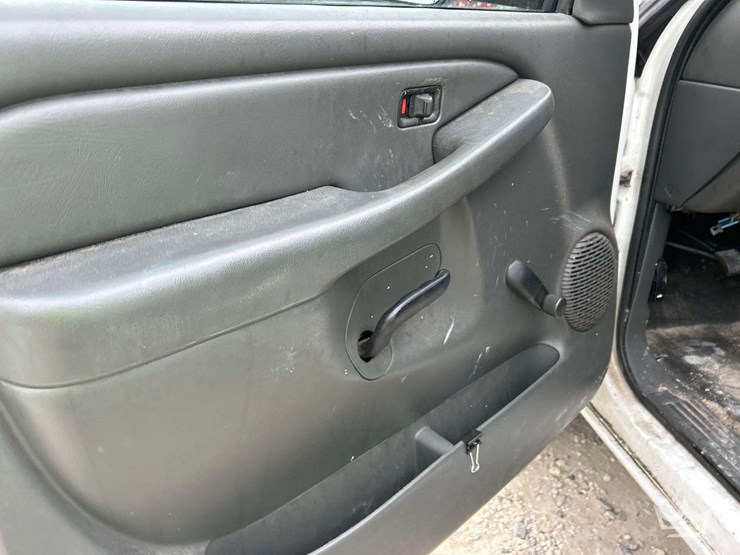 2006-chevrolet-silverado-2500-image-11