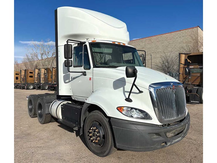 2017-international-prostar-image-1