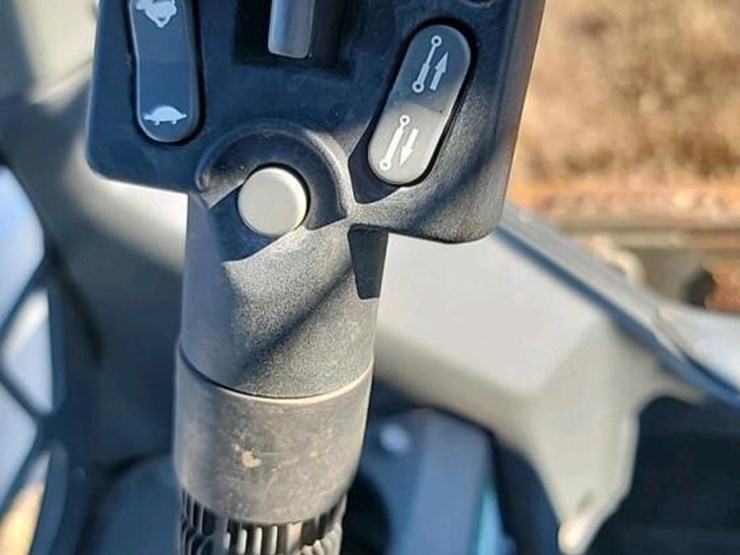 2022-bobcat-t62-image-23