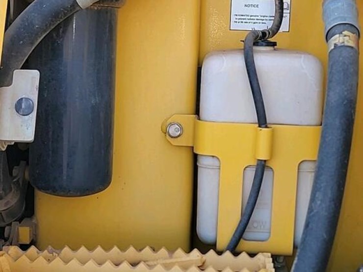 2016-komatsu-d61pxi-23-image-22