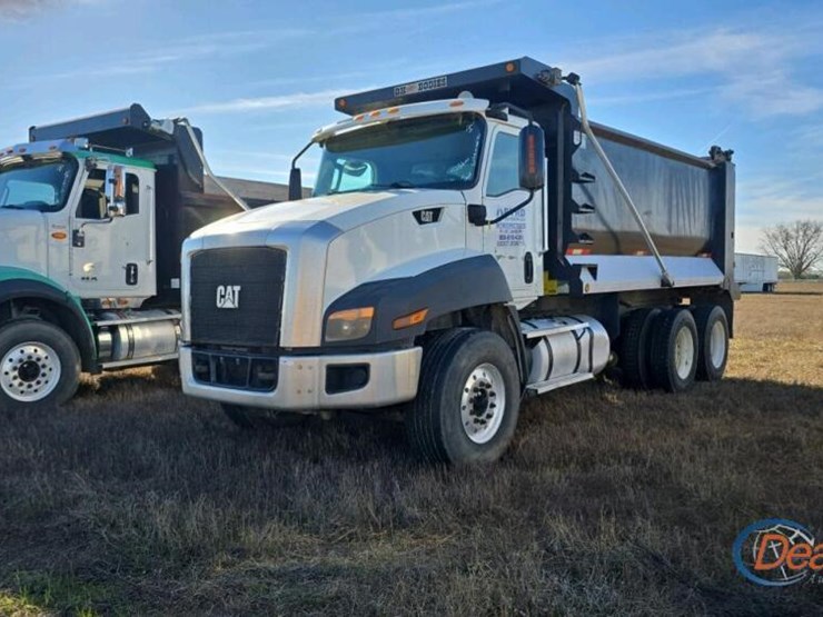 2016-caterpillar-ct660-image-1