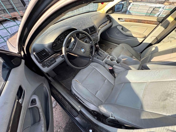 2003-bmw-3-series-325i-image-6