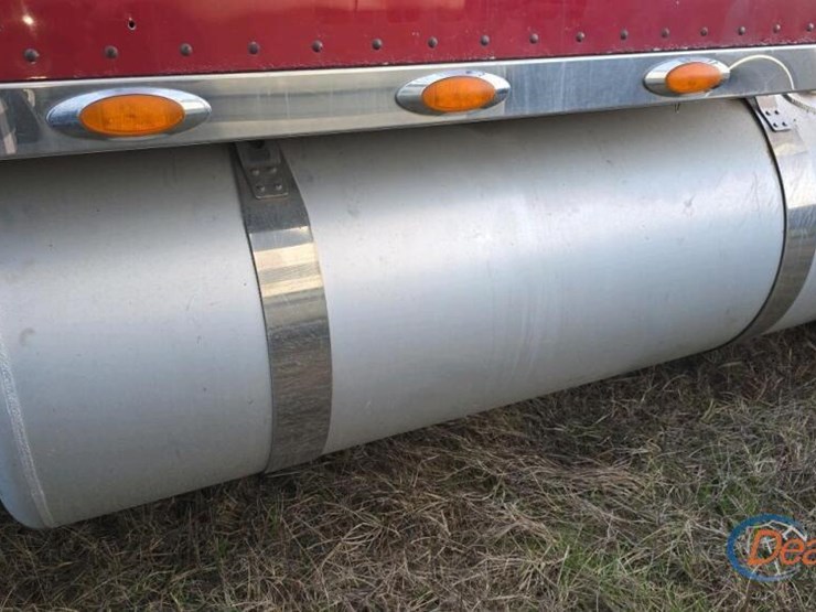 2005-peterbilt-379-image-24