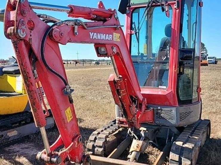 2013-yanmar-vio25-4-image-1