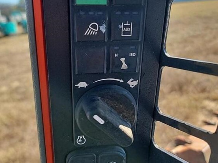 2022-bobcat-t62-image-21